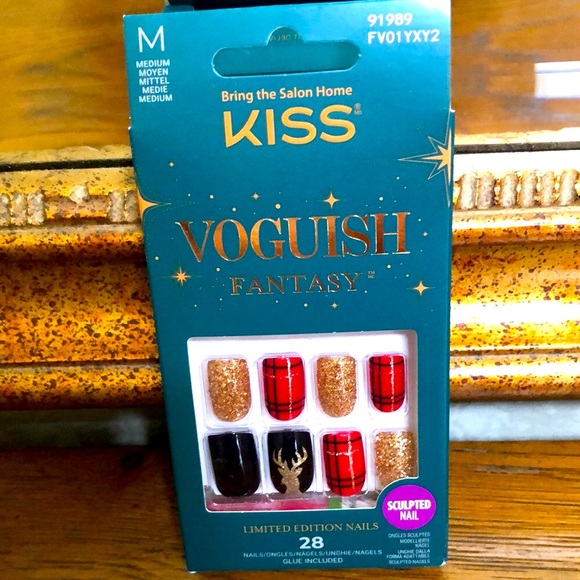 New Kiss Voguish Fantasy Limited Edition glue on nails-28 assorted holiday nails - Picture 3 of 6